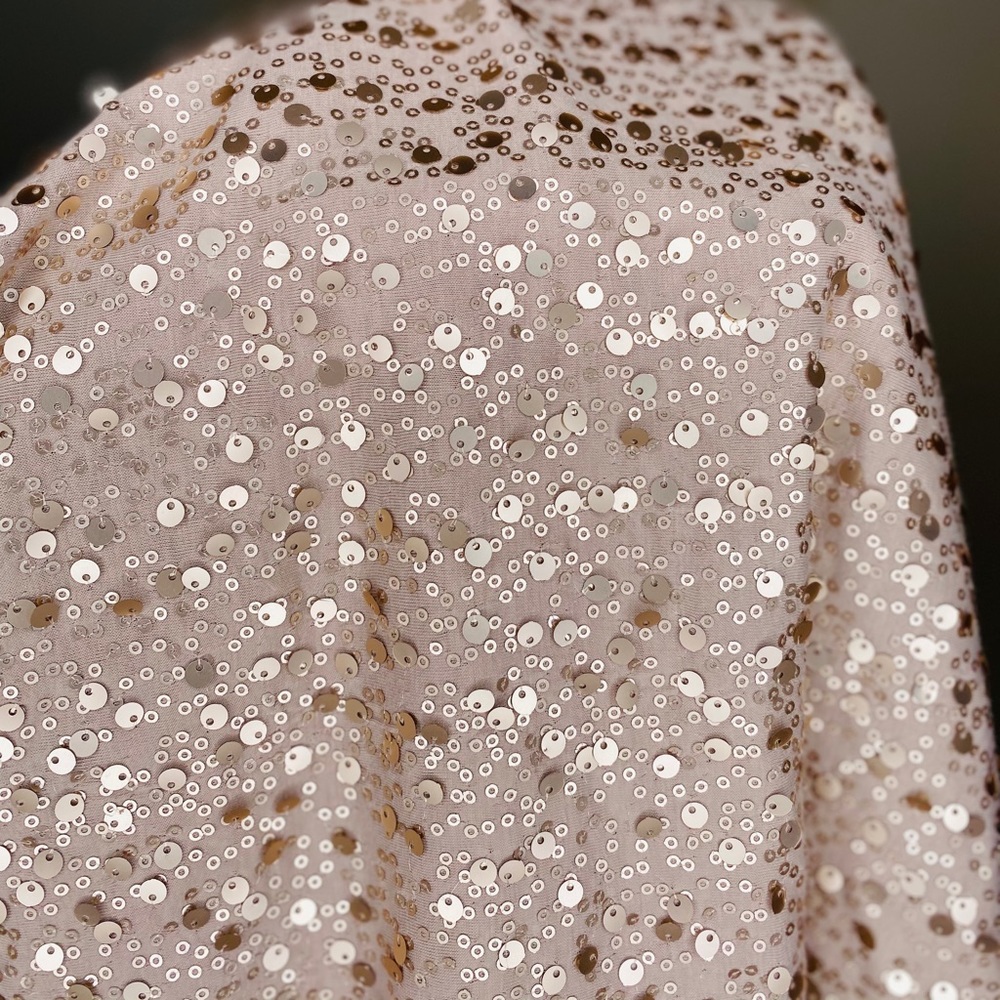 Beautiful champagne top size M - Picture 2 of 3